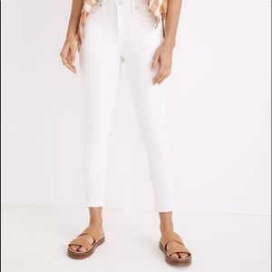 Madewell petite skinny jeans in pure white